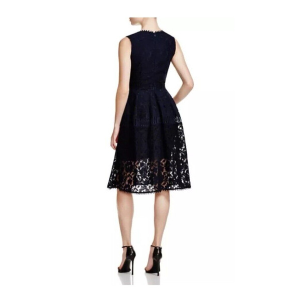 N/Nicholas Floral Lace Plunge Neck Fit&Flare Dress W Pockets Size 4 Retail $595 - Picture 8 of 12